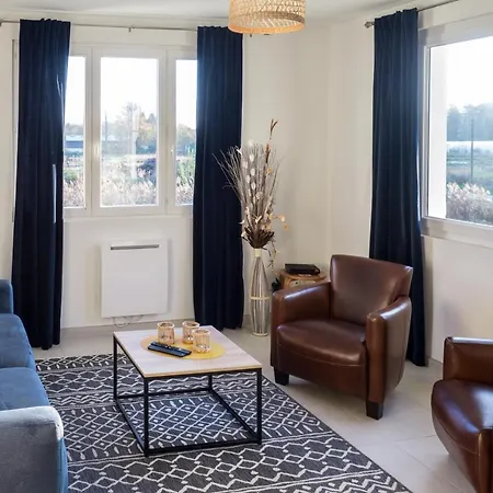 Pinede Holiday home Saint-Quentin-en-Tourmont